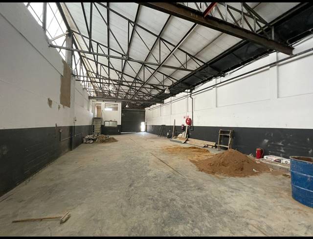 300M² WAREHOUSE TO LET IN SEBENZA